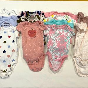 Bundle Bodysuit for baby girl 0-3 months Carter’s / H&M / Koalababy